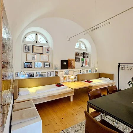 Schloss Hollenburg Aparte Villa *